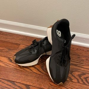 New Balance 327 Sneakers